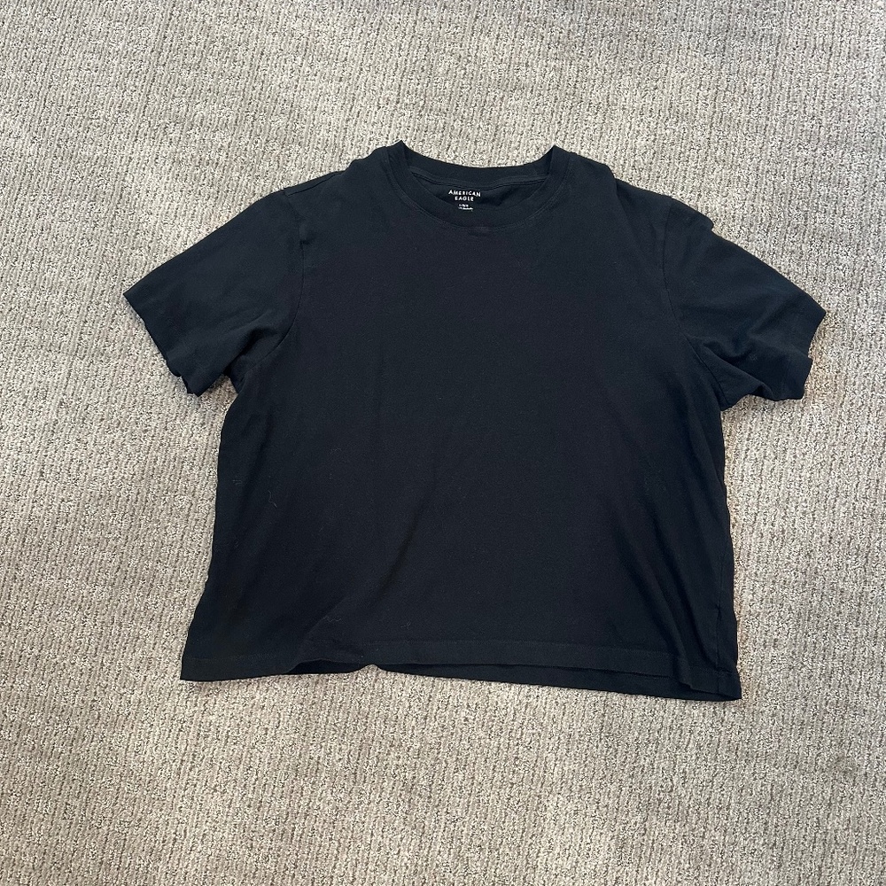 Women’s size large American Eagle t shirt